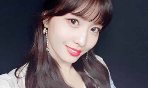 Twice モモ ちょっぴり変わったメガネ姿を公開 ファンから大好評のツインテールも披露 Kpop Monster