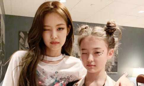 BLACKPINK ジェニーとエラ・グロス