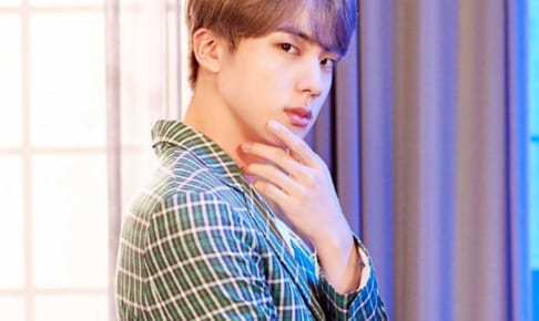 これって合成じゃないの Bts ジンの肩幅は思わず目を疑うほどの広さだった 男らしすぎる背中にファンはメロメロ 今すぐ抱きつきたい Kpop Monster