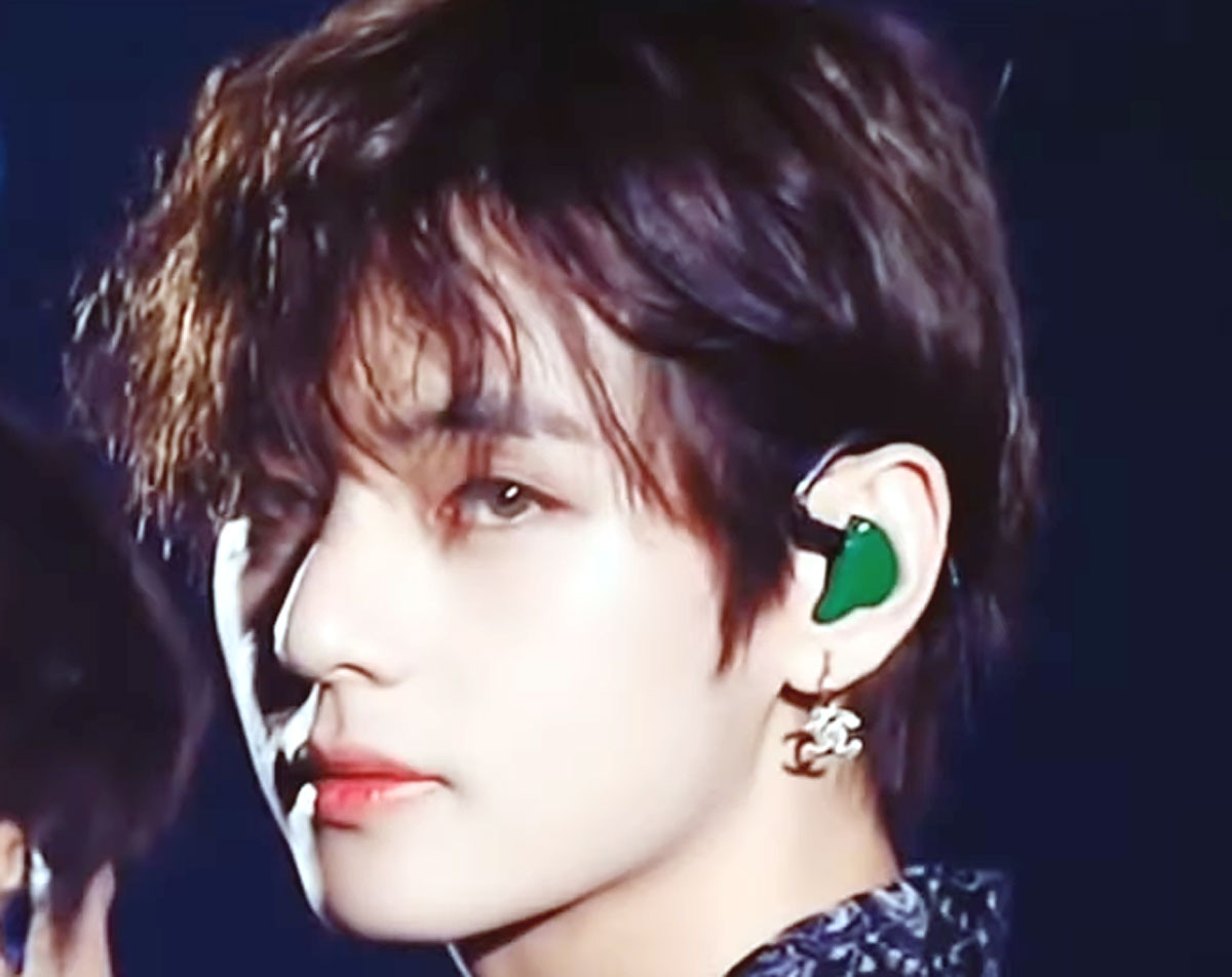 BTS V