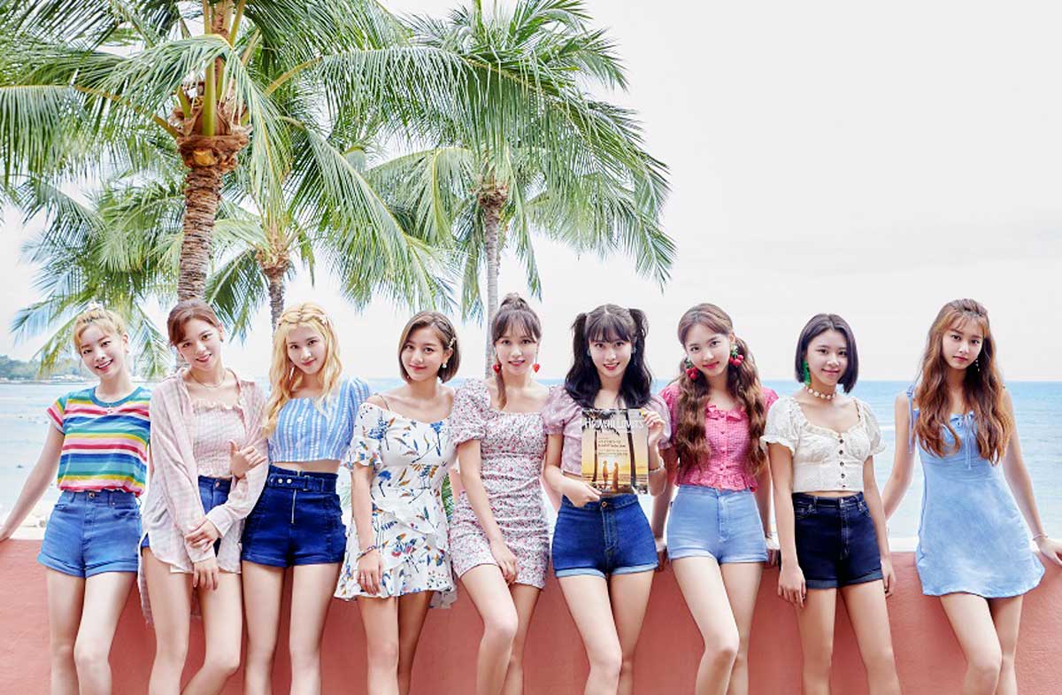 Twice 常夏ハワイでのキュートな写真を一挙公開 現地収録の単独インタビューも公開 ハワイでのお気に入りのスポットは Kpop Monster