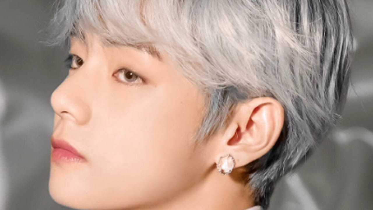 まるで銀魂の主人公 Bts Vの 銀髪 水色 のヘアカラーに大興奮 2次元級のイケメンがファンの手によってさらに美しくなり 全世界のarmyが興奮中 Kpop Monster