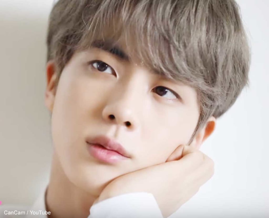 BTS ジン、超イケメンなのは正面の顔だけじゃなかった！ “イケメン要素”をすべて兼ね備えた彼のスーパーな横顔とは？ - KPOP monster