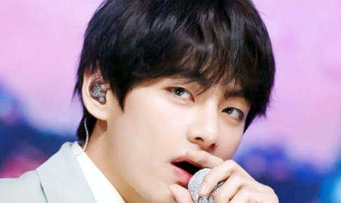 Bts V 聴く者を魅了する深い歌声を世界が評価 ソウルフルな声と広い音域をメディアが絶賛 Kpop Monster