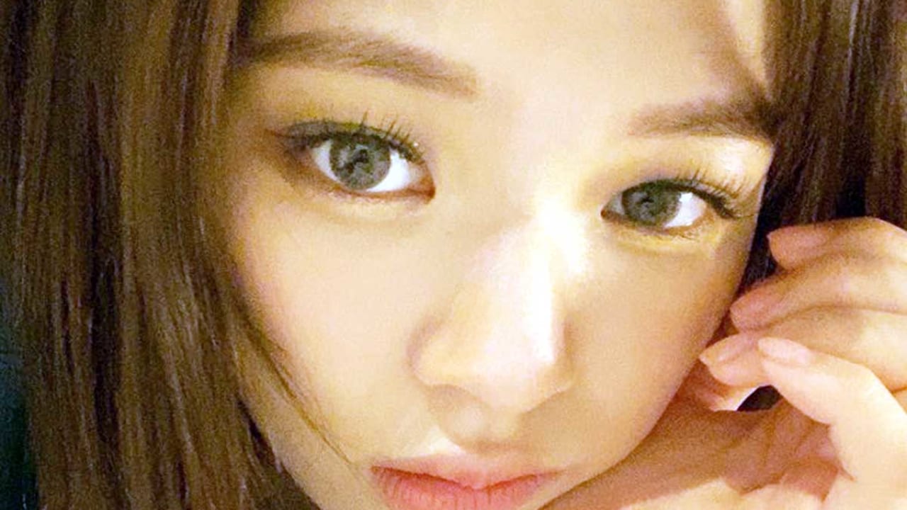 Twice ジョンヨン ツウィにほめられたのがうれしくてセルカを連続公開 Kpop Monster