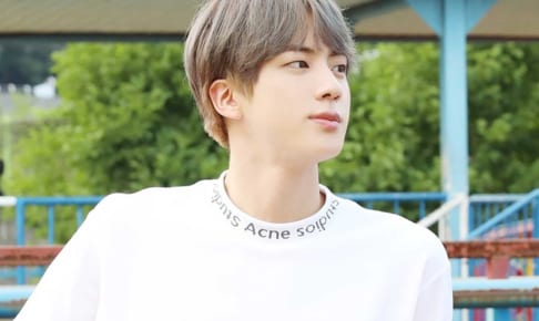まるでファッションショー Bts ジン Rm Vが空港で三者三様のファッションを披露 それぞれの個性が際立つスタイルに注目 写真 動画 Kpop Monster