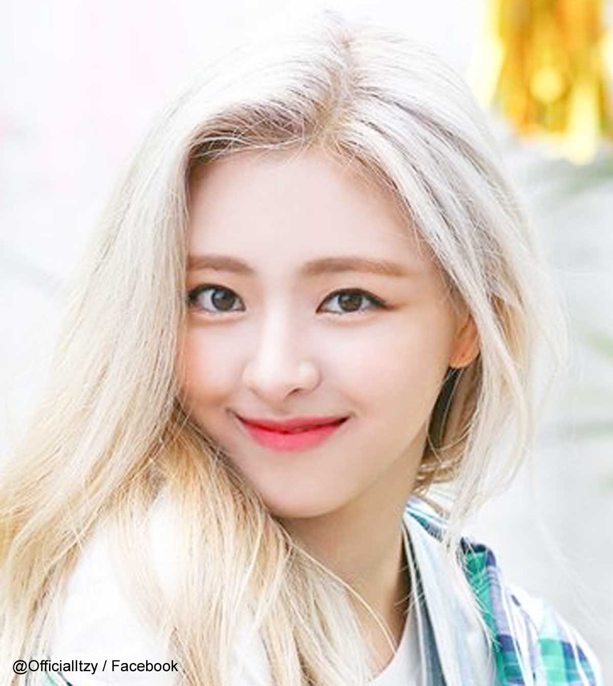 Itzy ユナ 膨張色もなんのその 贅肉のないパーフェクトボディで見事に着こなす 似合わない色がない抜群のスタイルは まさに理想の体型 Kpop Monster