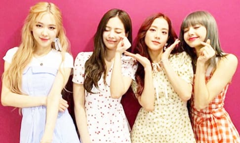 Blackpink ロゼが大好きな現役k Popアイドルを発見 得意げにアピールする姿は まるで一般のファンみたい 笑 写真 Kpop Monster Blackpink ロゼが大好きな現役k Popアイドルを発見 得意げにアピールする姿は まるで一般のファンみたい 笑 写真 Kpop Monster