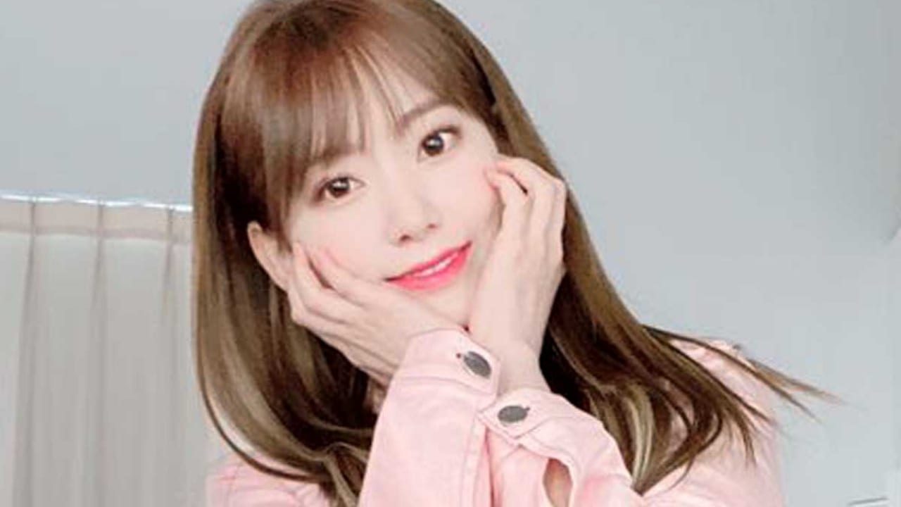 Iz One 宮脇咲良の最新ファッションをチェック ビジュアルだけじゃなくて オシャレ度もぐんとアップ 意外にも なアイテムが多め Kpop Monster