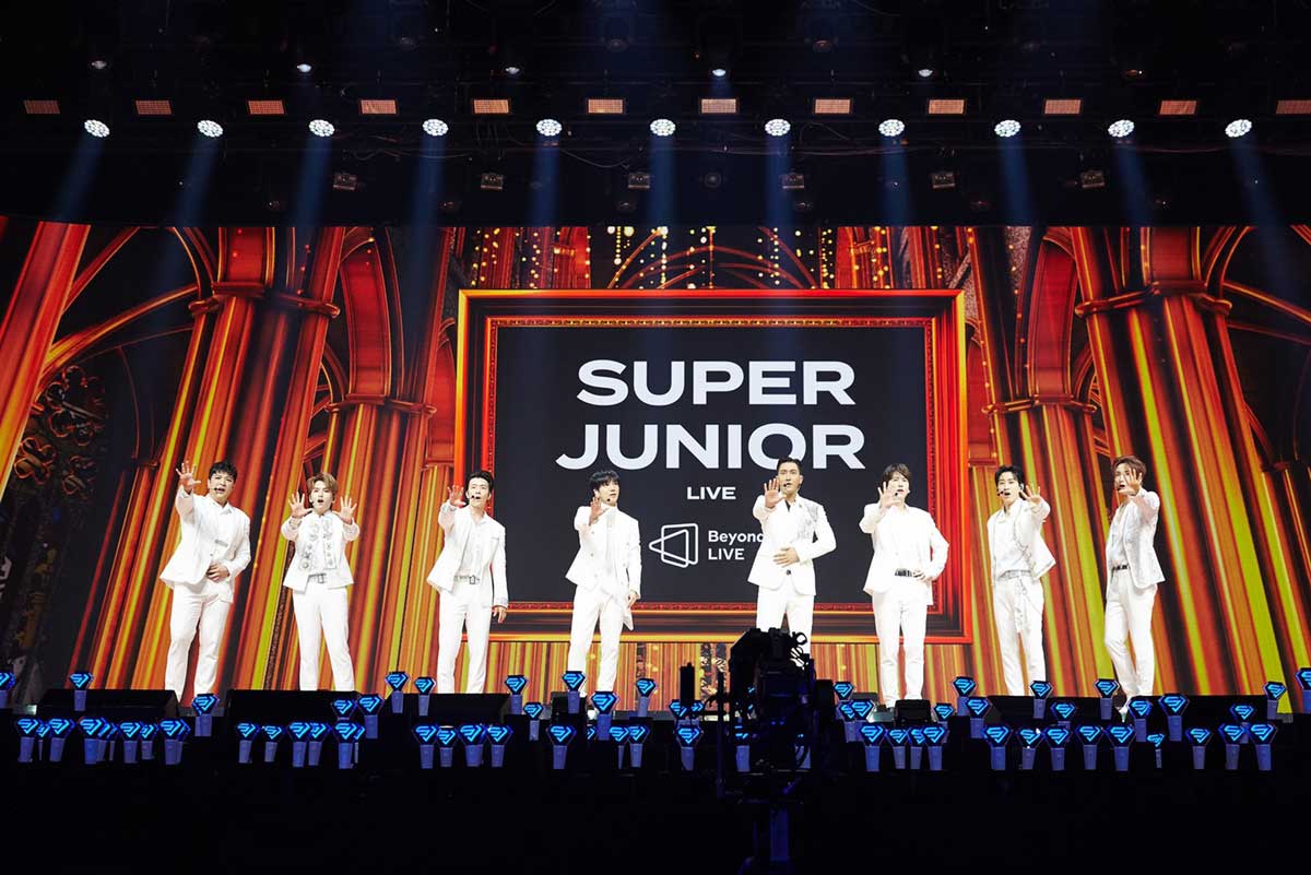 SUPER JUNIOR