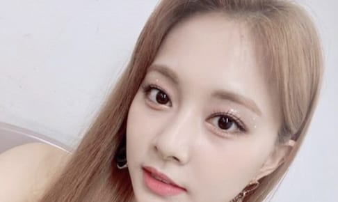 TWICE ツウィ