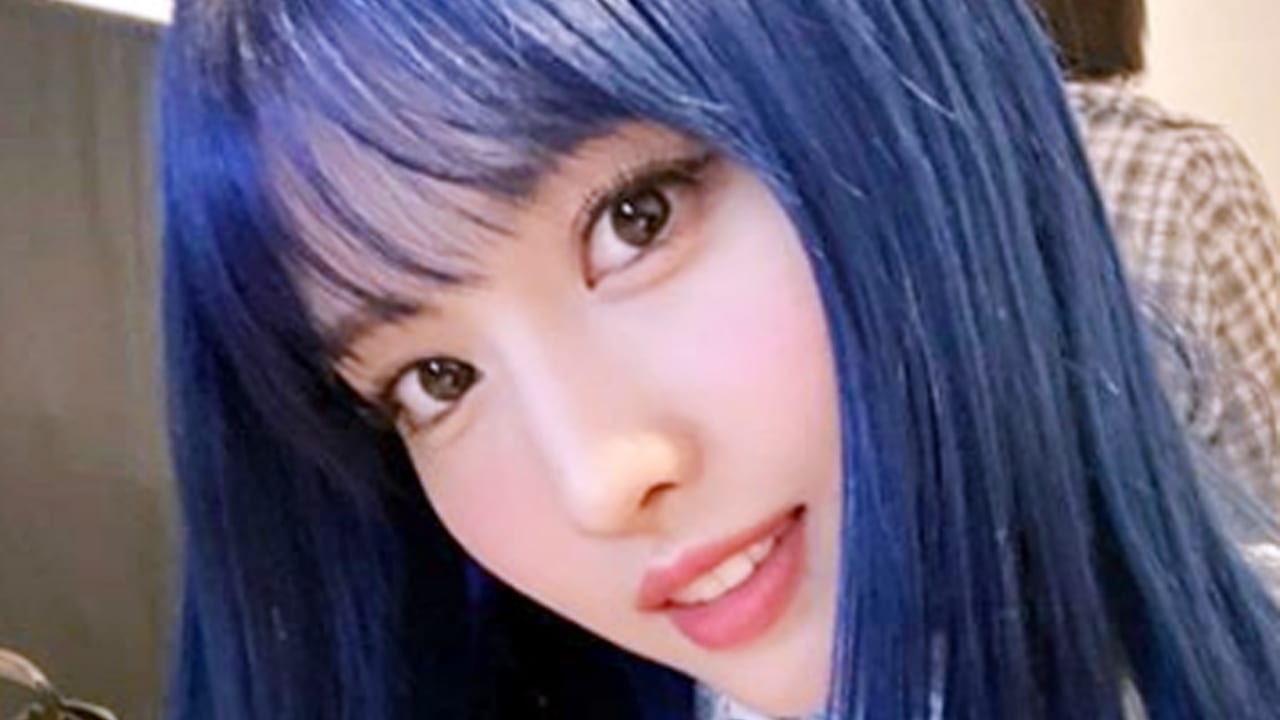 Twice モモ 髪を青くした理由を激白 きっかけはなんと だった 彼女の心を動かしたあるメンバーの意外なものとは一体 動画あり Kpop Monster Twice モモ 髪を青くした理由を激白 きっかけはなんと だった 彼女の心を動かしたあるメンバーの意外なものとは一体 動画あり Kpop Monster