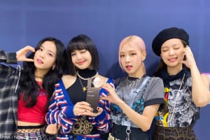 BLACKPINK（左からジス、リサ、ロゼ、ジェニー））