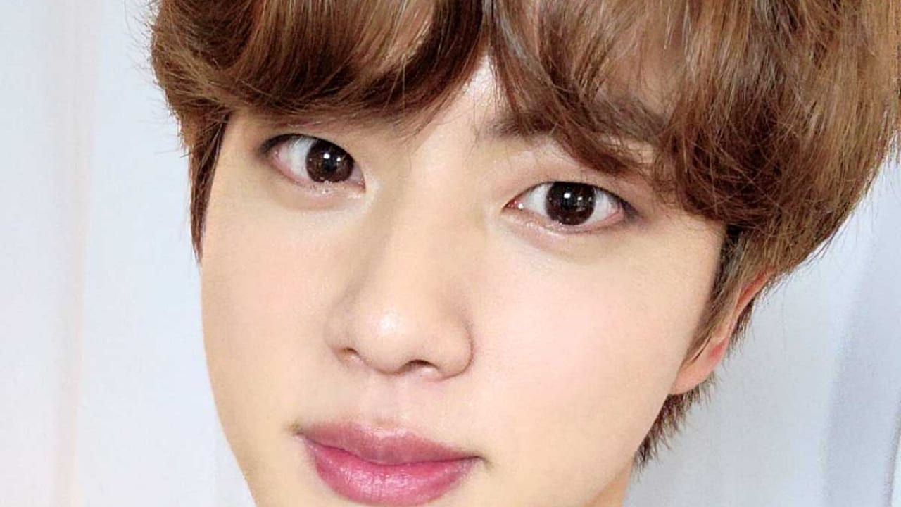 Bts ジン 過去の動画に収められた歴代級ビジュアルに視線集中 パーマのかかった黒髪とセクシーな目元 思わず見惚れてしまう衝撃の美しさにファン感動 Kpop Monster Bts ジン 過去の動画に収められた歴代級ビジュアルに視線集中 パーマのかかった黒髪とセクシーな目元 思わず見惚れてしまう衝撃の美しさにファン感動 Kpop Monster