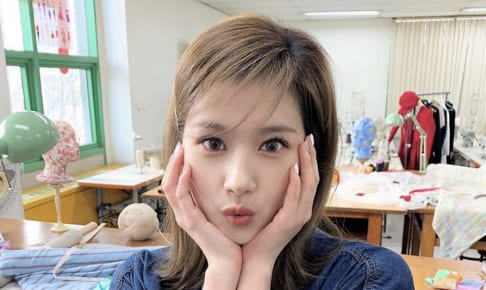 ヒョナ なんとtwiceの大ファンだった Twiceのメンバーが感謝を伝えるとたちまち大興奮 ステキすぎる先輩後輩関係に視線集中 Kpop Monster ヒョナ なんとtwiceの大ファンだった Twiceのメンバーが感謝を伝えるとたちまち大興奮 ステキすぎる先輩後輩関係に視線集中 Kpop Monster