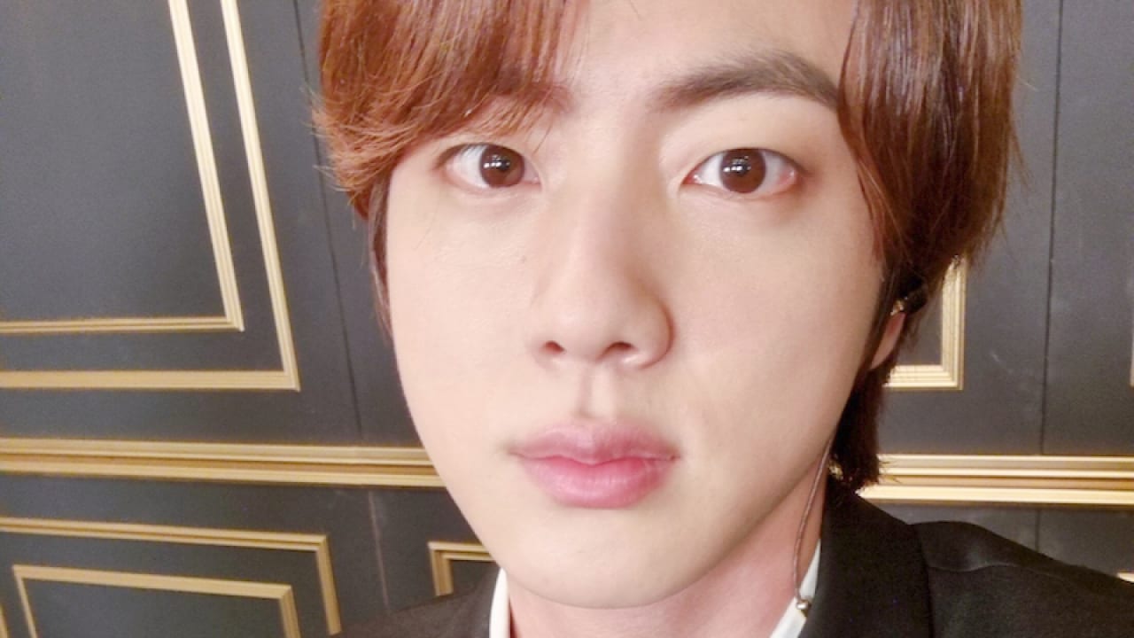 Bts ジンの自撮りはテキトーすぎる そんなに雑に撮ってるのになぜイケメンなの 盛れることにまったく執着がない姿にネット驚愕 Kpop Monster Bts ジンの自撮りはテキトーすぎる そんなに雑に撮ってるのになぜイケメンなの 盛れることにまったく執着がない姿にネット驚愕 Kpop Monster