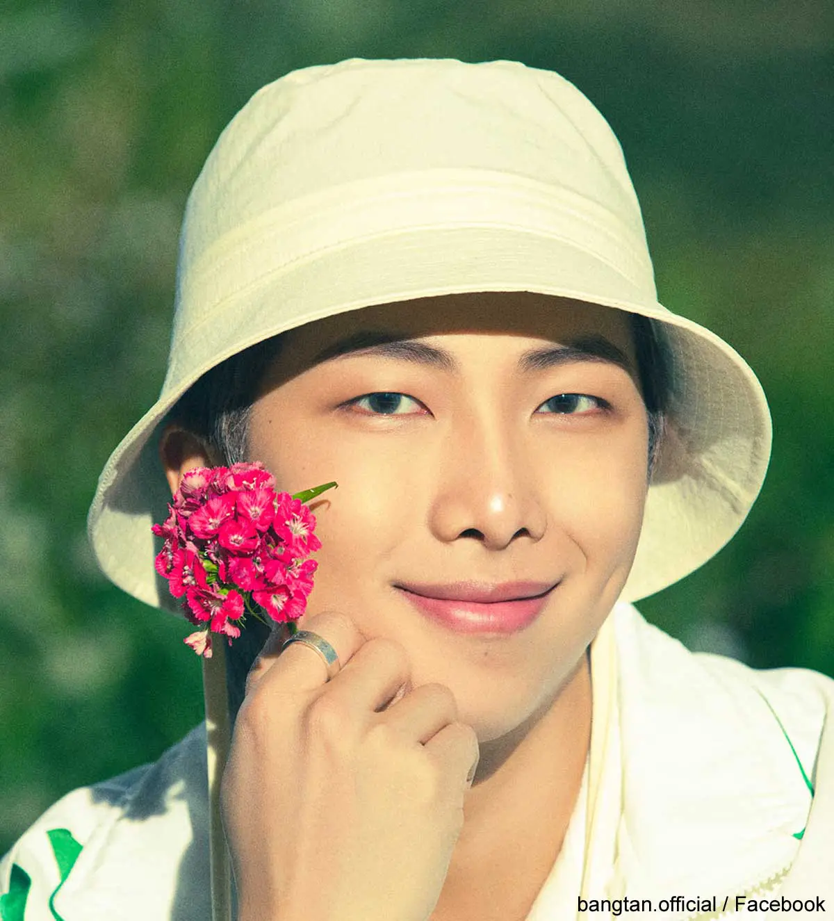 Bts Rm ある韓国語を発音すると愛嬌たっぷりに ほっぺたをふくらませたまま口をとがらせてアヒル口に クールなrmを強制的にかわいくさせる魔法の言葉とは一体ナニ Kpop Monster Bts Rm ある韓国語を発音すると愛嬌たっぷりに ほっぺたをふくらませたまま口をとがらせてアヒル口に クールなrmを強制的にかわいくさせる魔法の言葉とは一体ナニ Kpop Monster
