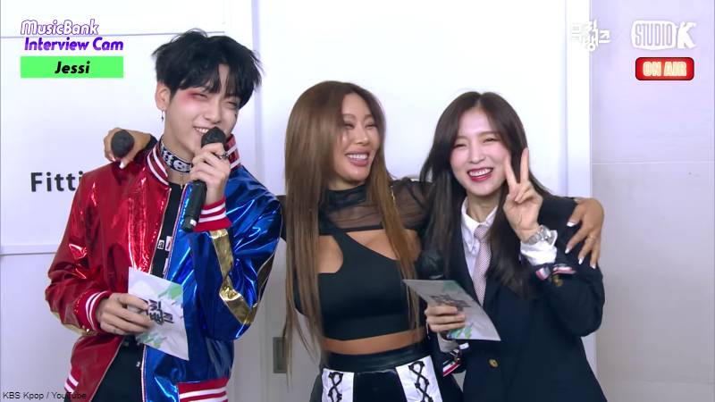 TXT スビン（左）、Jessi（中央）、OH MY GIRL アリン（右）