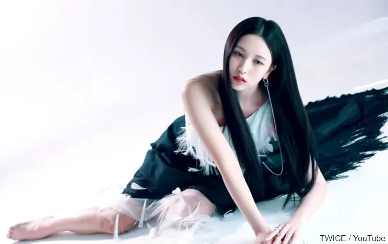 Twice ミナ 美しすぎる８つの顔から目が離せない 初の単独グラビアで見せた上品 エレガントな姿に世界中から絶賛の声 Kpop Monster