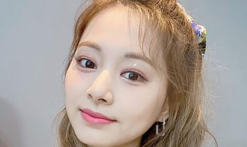 TWICE ツウィ