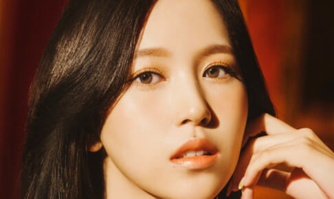 Twice ミナの あるしぐさ が美しすぎてもはや罪 気品と色気が大爆発のまとめ動画にメロメロになるファンが続出 Kpop Monster