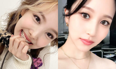 TWICE ナヨン（左）、ミナ（右）