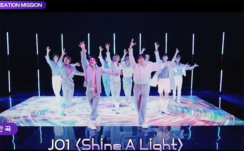 ヨースケの曲紹介の際に流れたJO1「Shine A Light」(C)CJ ENM Co., Ltd, All Rights Reserved