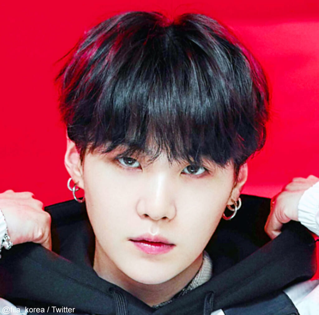 Pop Setu BTS シュガ、過去の恋人を思い出してるの…? プロデュース曲を聴く姿が切なすぎる・・ おぼろげな瞳で口ずさむシュガの美しく儚い姿にくぎづけ ...