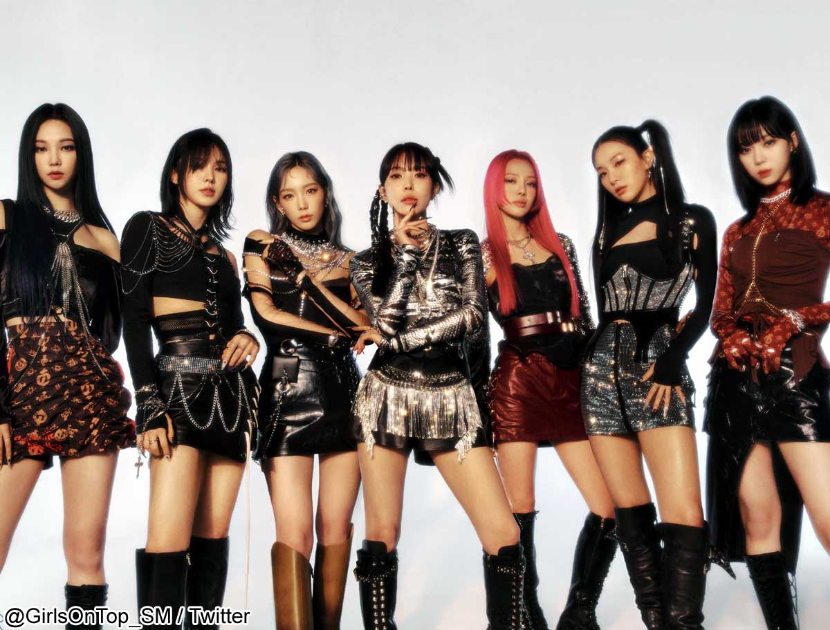 aespa カリナ、Red Velvet ウェンディ、少女時代 テヨン、BoA、少女時代 ヒョヨン、Red Velvet スルギ、aespa ウィンター（右）