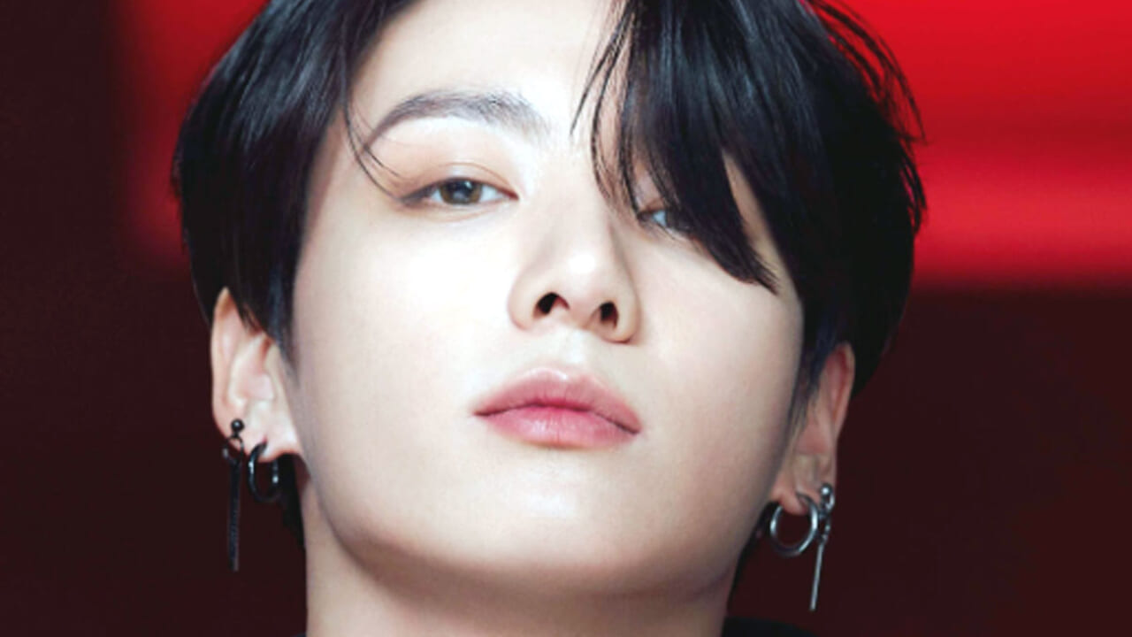 Bts ジョングク 女性スタッフとの驚くべき身長差 ひときわ目立つその姿にファン唖然 だれが見てもトップスターだとわかるカリスマ オーラあふれる高身長にくぎづけになる人続出 Kpop Monster