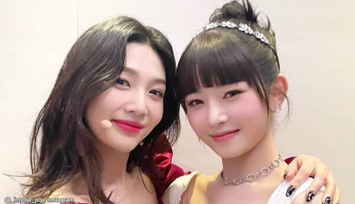 Red Velvet ジョイ（左）、IVE レイ（右）