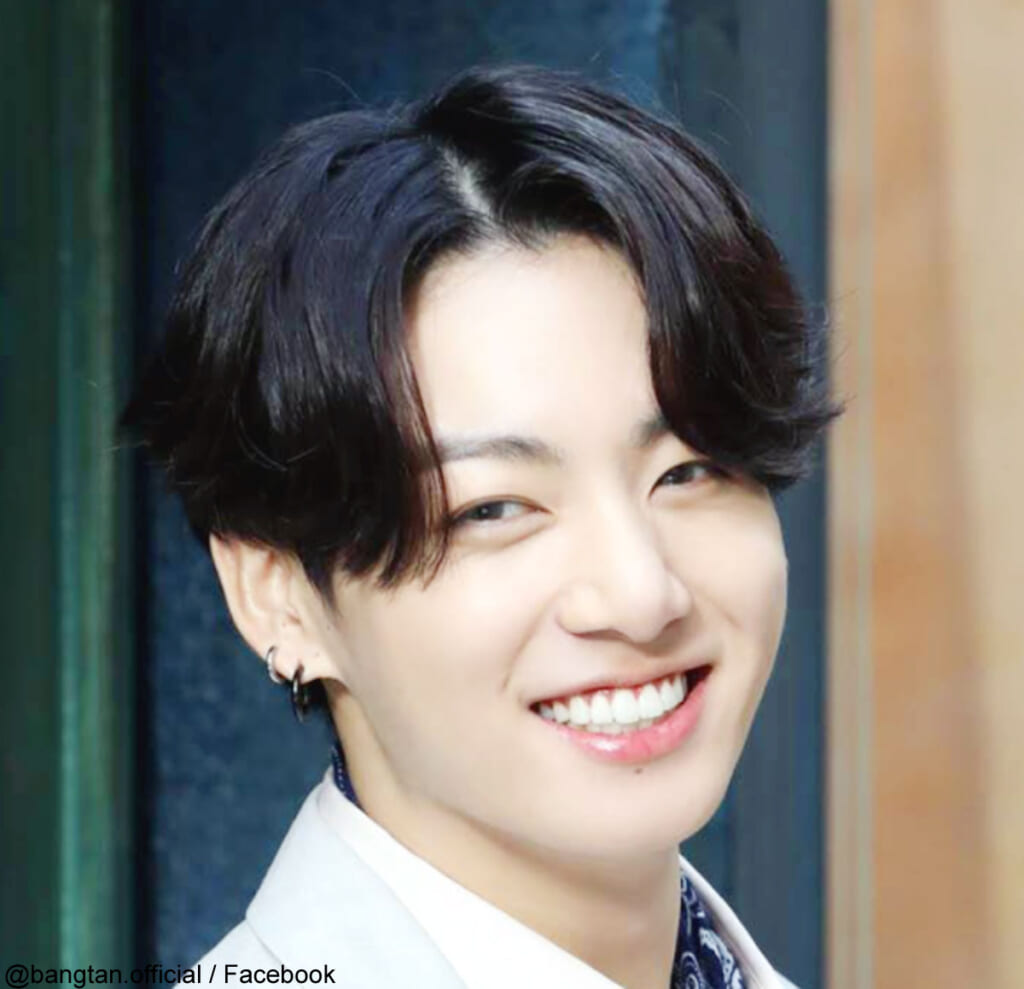 BTS ジョングクのイメチェンにメンバー超メロメロ！ ますますかわいくなった末っ子から目が離せない… 口々に彼を絶賛するメンバーたちの反応に ...
