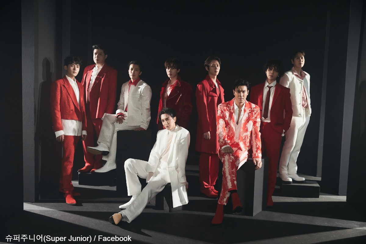 SUPER JUNIOR