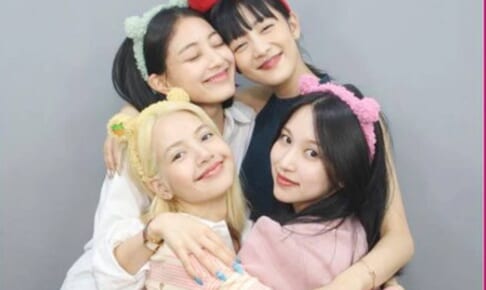 （左から時計回りに）TWICE ジヒョ、(G)I-DLE ミンニ、TWICE ミナ、BLACKPINK リサ