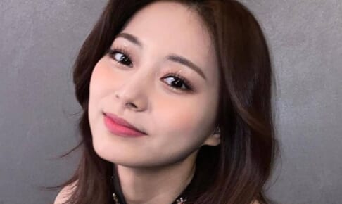 TWICE ツウィ