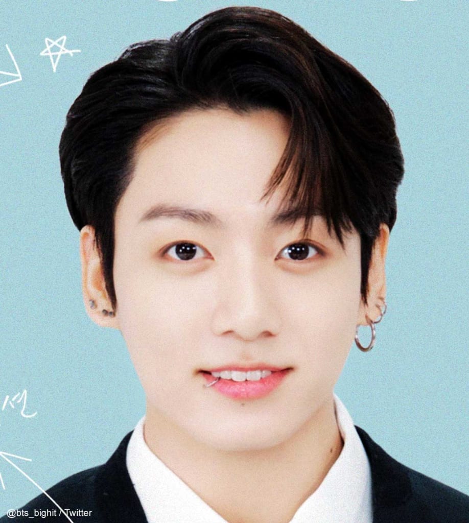 BTS ジョングク、子どもの頃と全く変わらない「キョトン顔」がかわいすぎる! ビー玉のようにキラキラ輝く大きな瞳とぎゅっと結んだ唇・・ 20年 ...