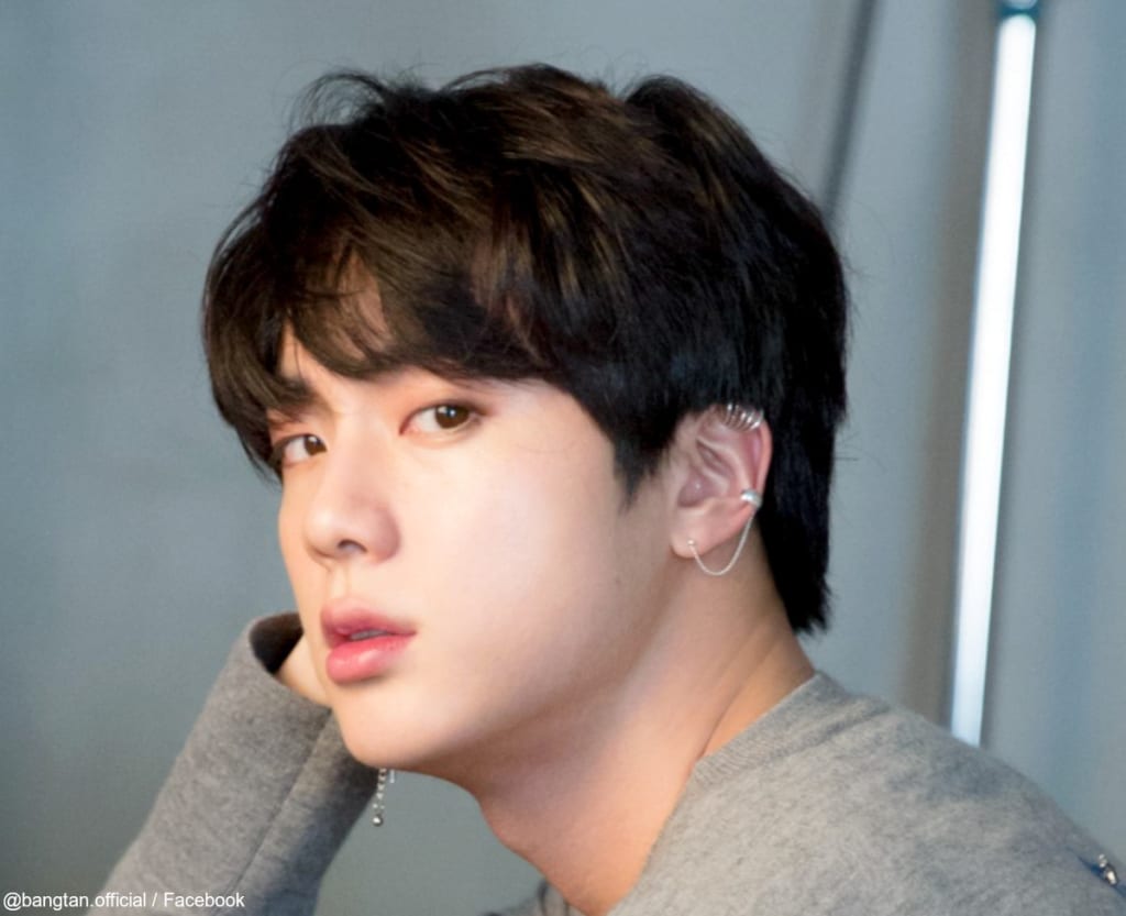 BTS ジンが“あのトップスター”をキック!? ジンだからこそできる最高 BTS ジンが“あのトップスター”をキック!? ジンだからこそできる最高