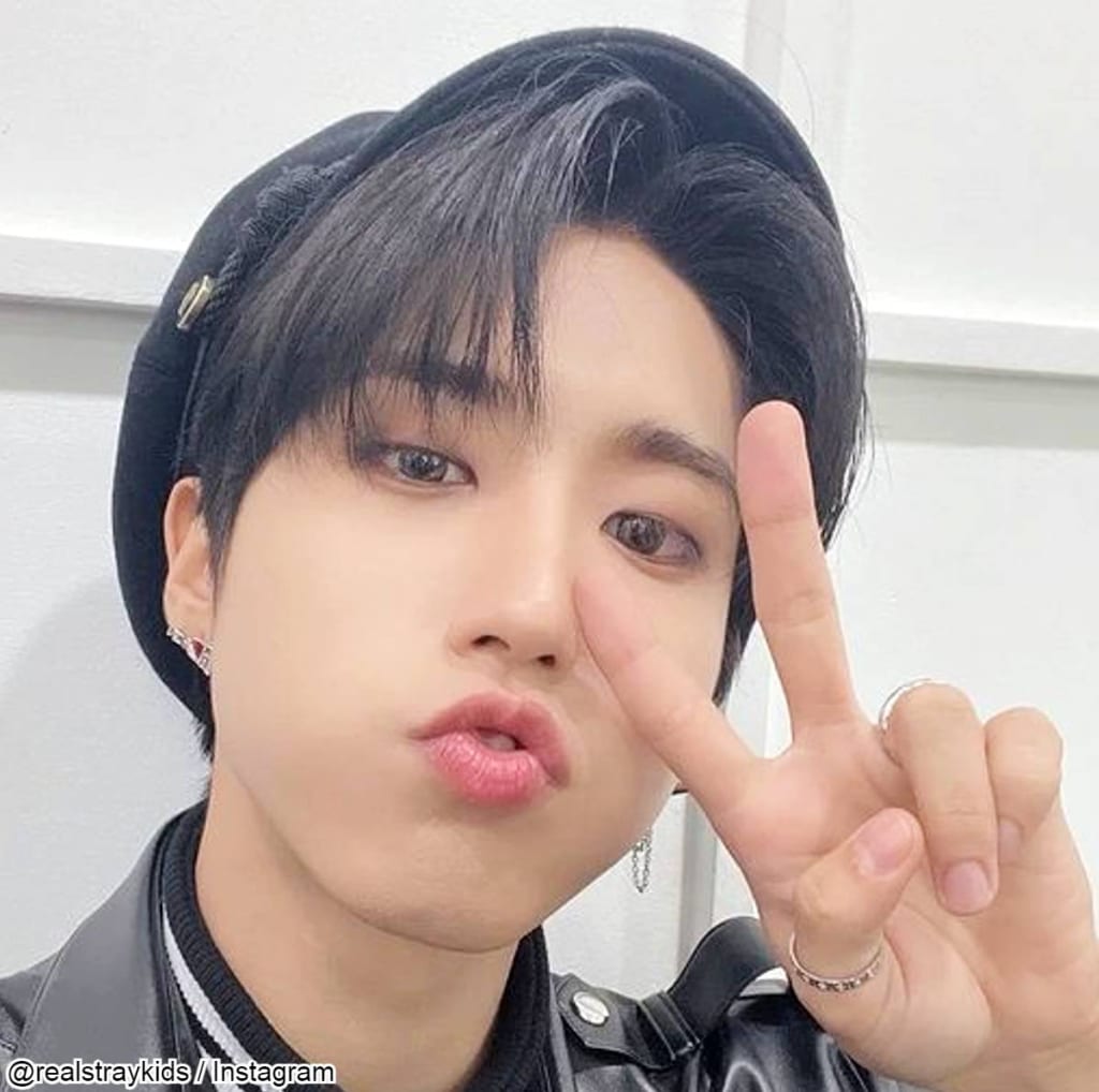 Stray Kids ハン、たった2時間のフライトで劇的にイメチェン! 韓国を発つ時は超絶かわいかったのに、日本に着いたら爆イケ! 別人級の ...