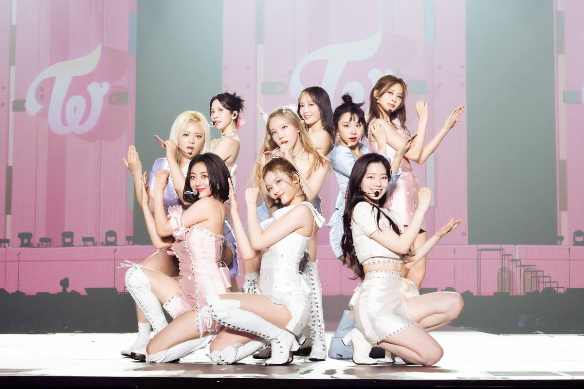 TWICE：©田中聖太郎