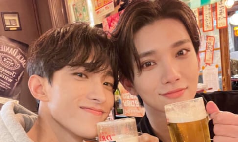 （左）SEVENTEEN ドギョム（右）ジョシュア