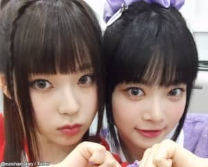LE SSERAFIM ウンチェ(ホン・ウンチェ)、NMIXX ギュジン(左)