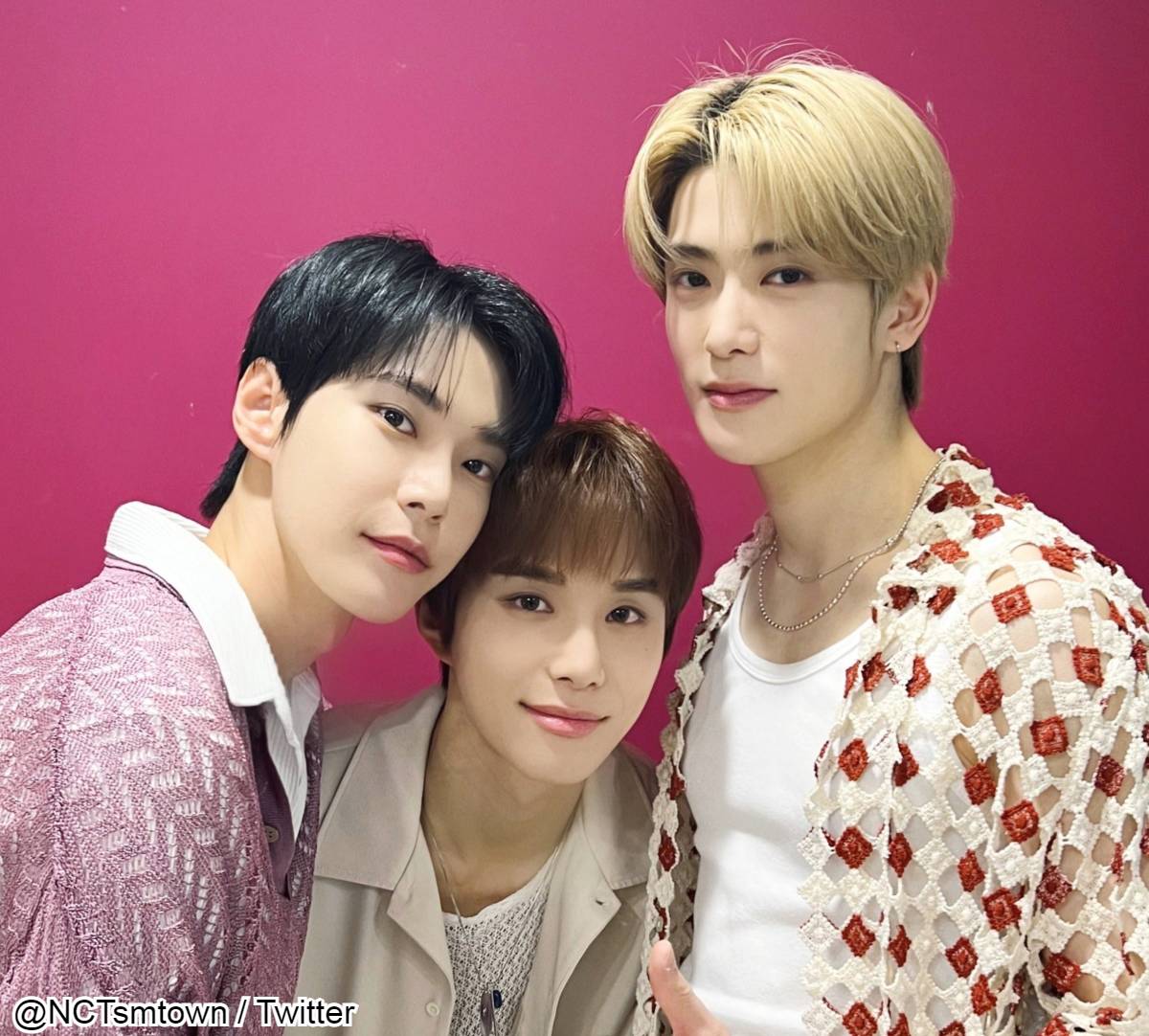 NCT ドヨン、ジョンウ、ジェヒョン（右）