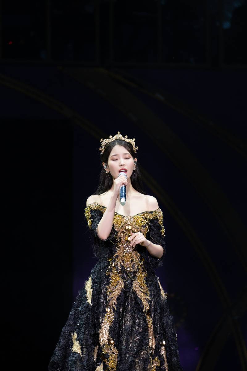 映画『IU Concert: The Golden Hour』より