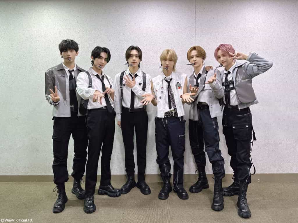 WayV 威神V ON THE Way 海外公演MD 黒Tシャツ トレカ - メルカリ
