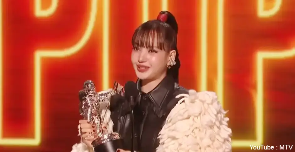 BLACKPINK LISA